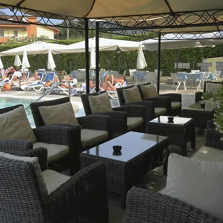 La Perla - Bike Hotell